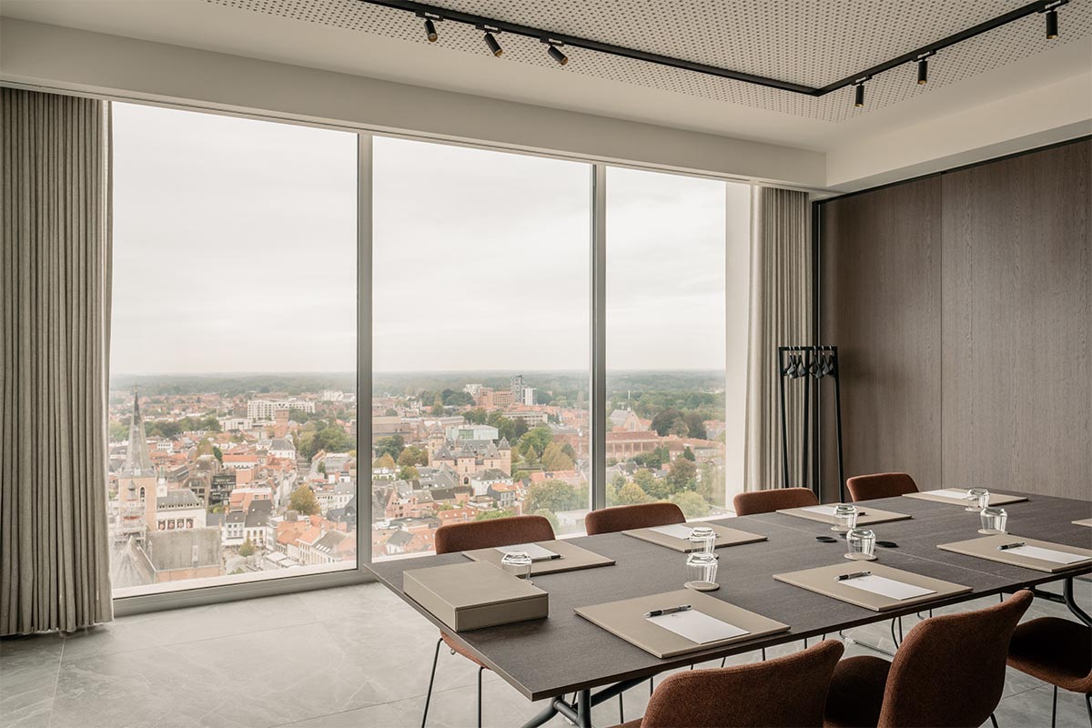 8002 UMBER BROWN 08.jpg